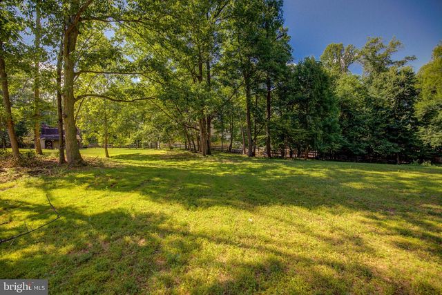 813 BLACKS HILL RD, Great Falls, VA 22066