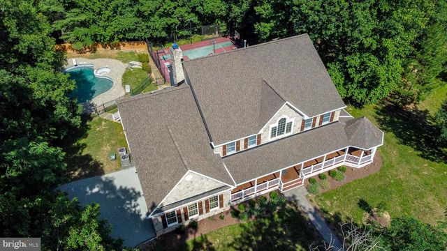 813 BLACKS HILL RD, Great Falls, VA 22066