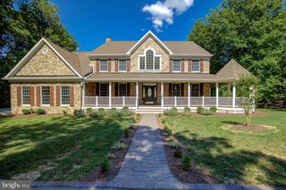 813 BLACKS HILL RD, Great Falls, VA 22066