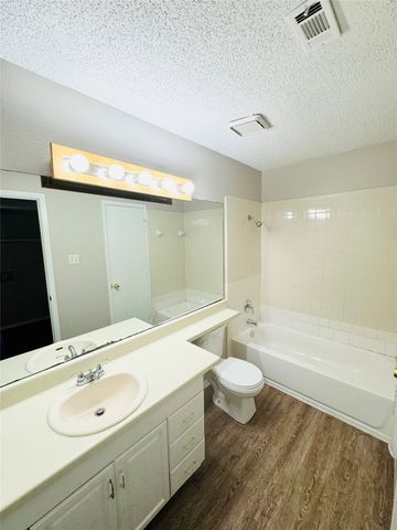821 Colchester Drive, Mesquite, TX 75149