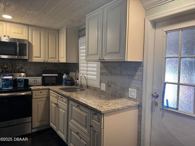 67 GOLDEN GATE Circle N, Port Orange, FL 32129