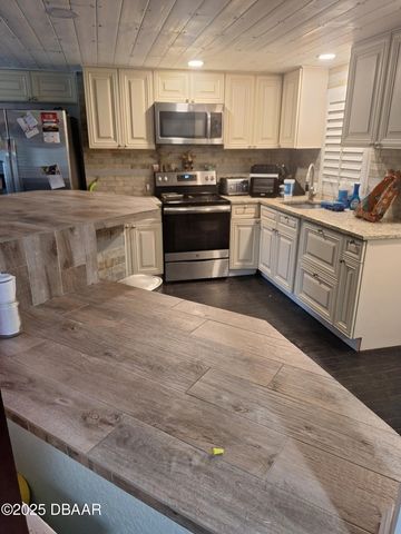 67 GOLDEN GATE Circle N, Port Orange, FL 32129