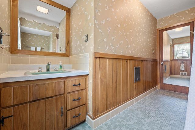 7873 N Edgeworth DRIVE, Milwaukee, WI 53223