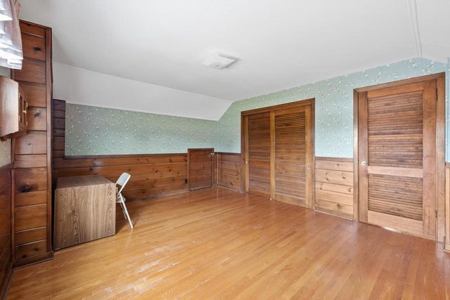 7873 N Edgeworth DRIVE, Milwaukee, WI 53223