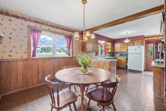 7873 N Edgeworth DRIVE, Milwaukee, WI 53223
