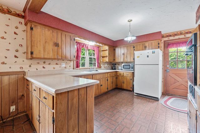 7873 N Edgeworth DRIVE, Milwaukee, WI 53223