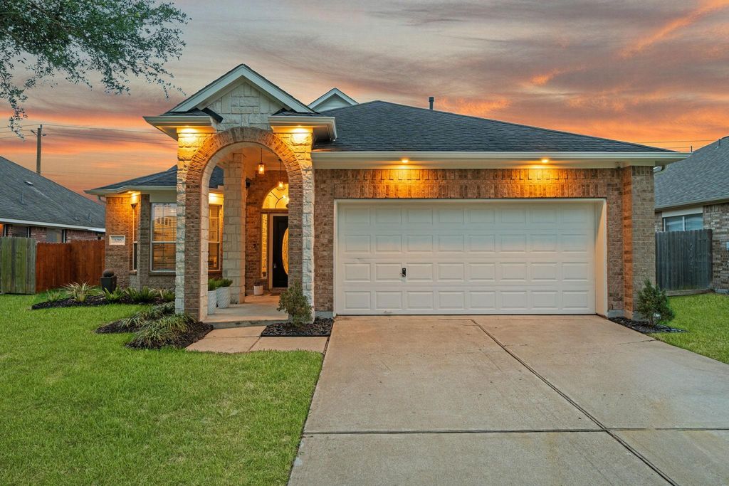3216 Cactus Heights Lane, Pearland, TX 77581