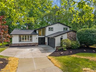 32650 Stony Brook Lane, Solon, OH 44139