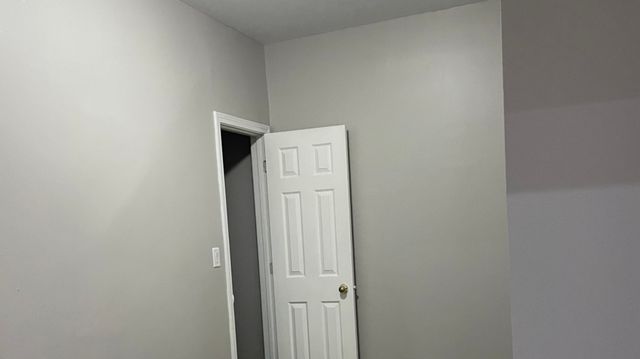 8400 S Burley Avenue, Chicago, IL 60617