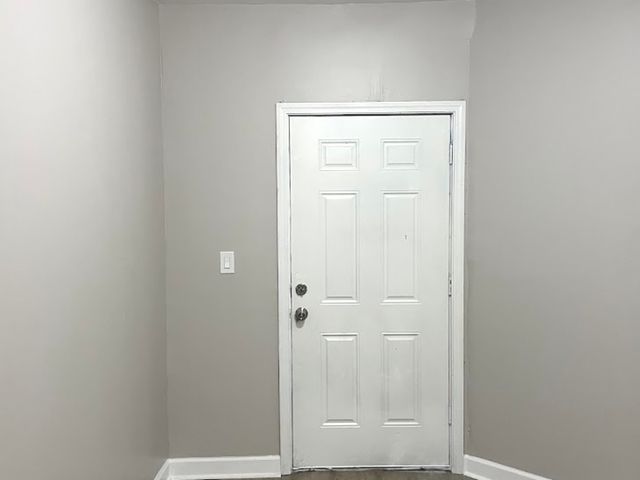 8400 S Burley Avenue, Chicago, IL 60617