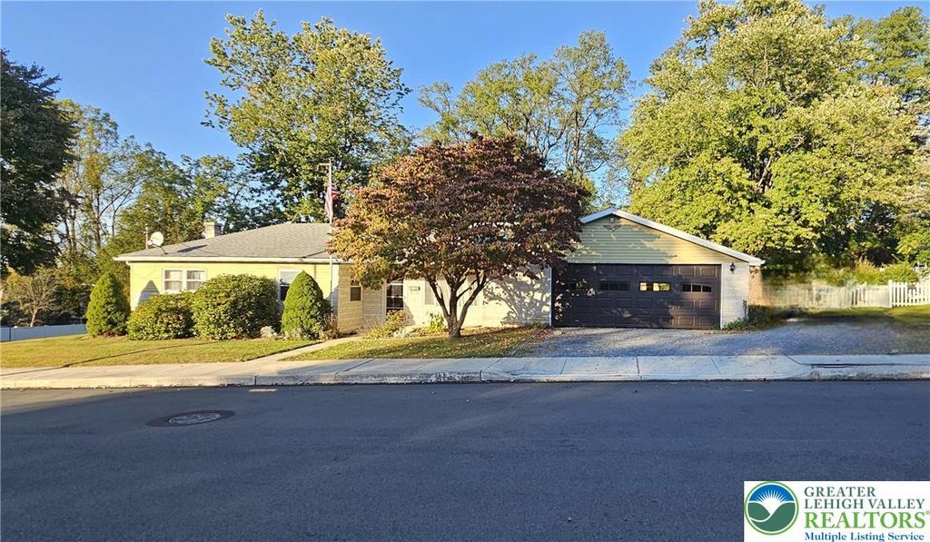 339 Delong Avenue, Emmaus Boro, PA 18049