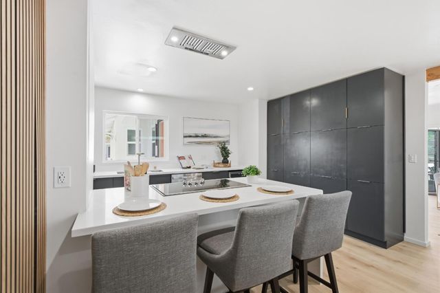 10910 Glen Artney Street, Oakland, CA 94605