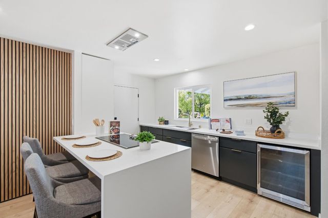 10910 Glen Artney Street, Oakland, CA 94605