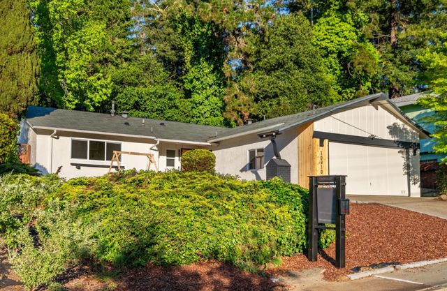 10910 Glen Artney Street, Oakland, CA 94605