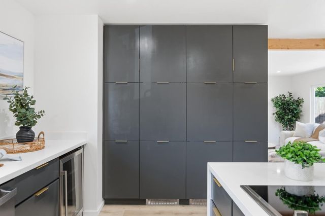 10910 Glen Artney Street, Oakland, CA 94605