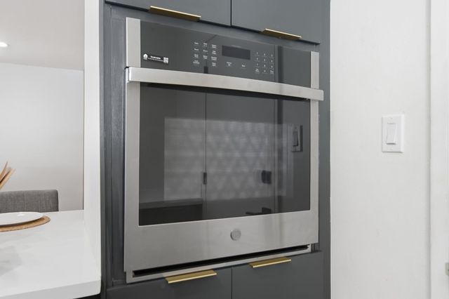 10910 Glen Artney Street, Oakland, CA 94605