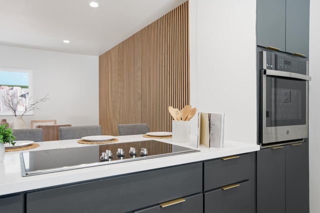 10910 Glen Artney Street, Oakland, CA 94605