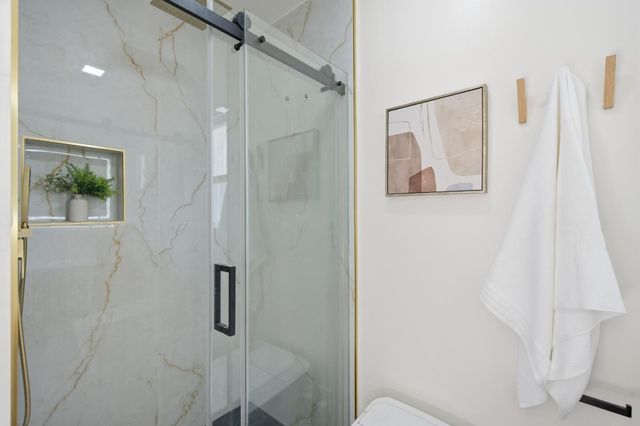 10910 Glen Artney Street, Oakland, CA 94605