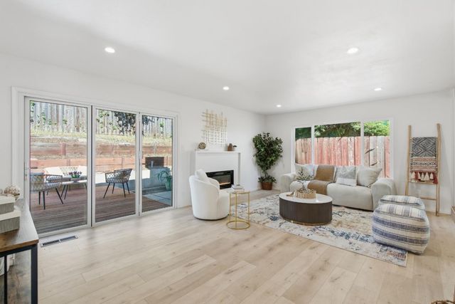 10910 Glen Artney Street, Oakland, CA 94605