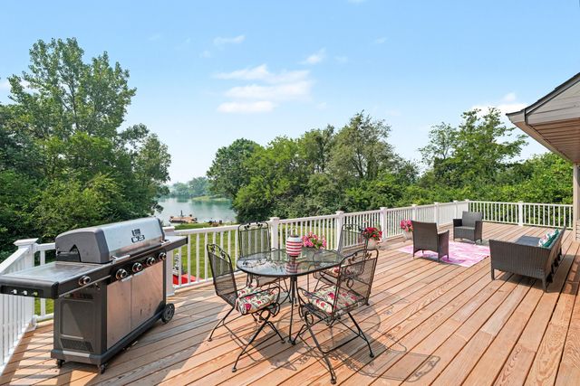 1103 W 163rd Avenue, Crown Point, IN 46307