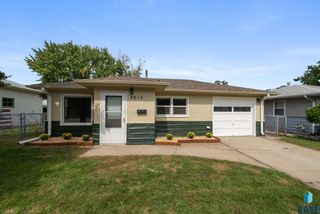 2612 E 12th St Street, Sioux Falls, SD 57103