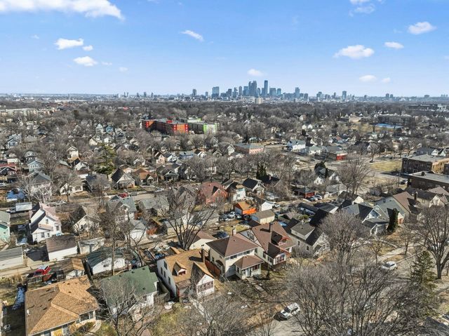 2014 Thomas Avenue N, Minneapolis, MN 55411