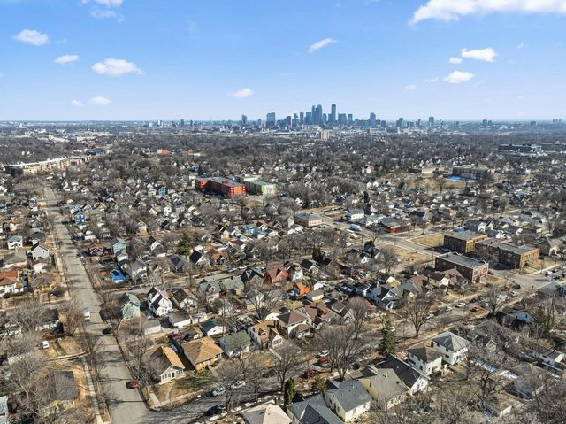 2014 Thomas Avenue N, Minneapolis, MN 55411