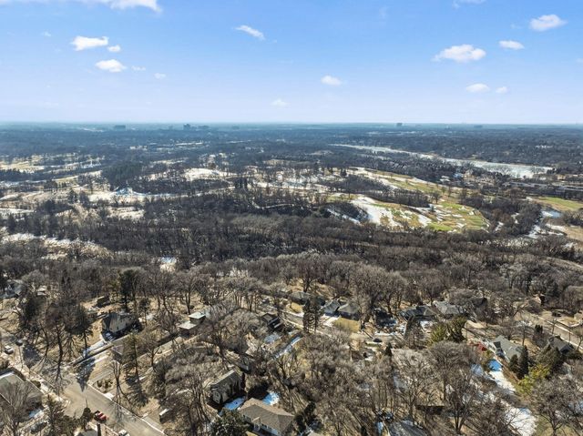 2014 Thomas Avenue N, Minneapolis, MN 55411