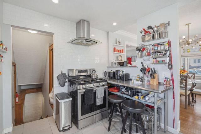 2014 Thomas Avenue N, Minneapolis, MN 55411