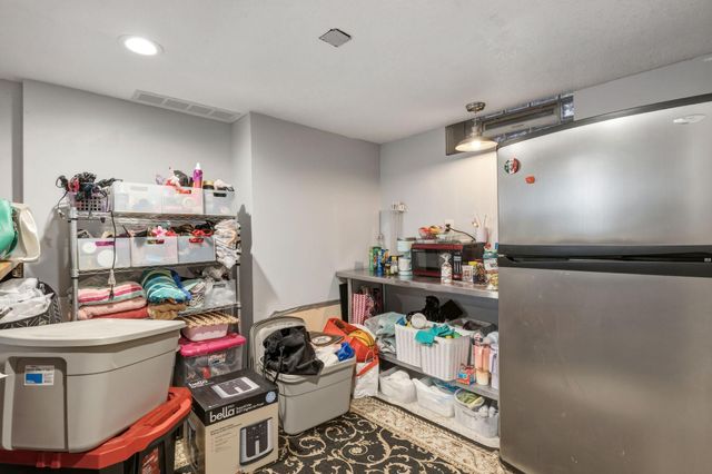 2014 Thomas Avenue N, Minneapolis, MN 55411