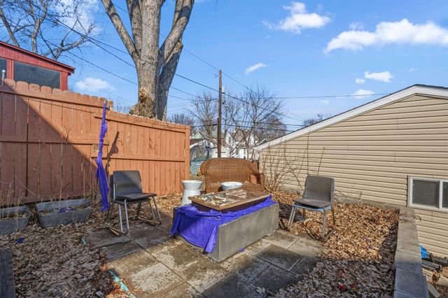 2014 Thomas Avenue N, Minneapolis, MN 55411