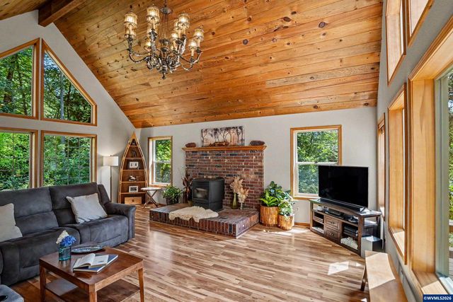 8930 NW Lorri Pl, Corvallis, OR 97330
