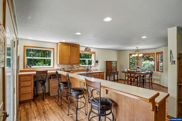 8930 NW Lorri Pl, Corvallis, OR 97330