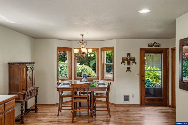 8930 NW Lorri Pl, Corvallis, OR 97330