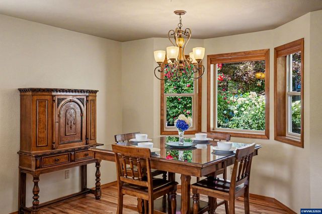 8930 NW Lorri Pl, Corvallis, OR 97330