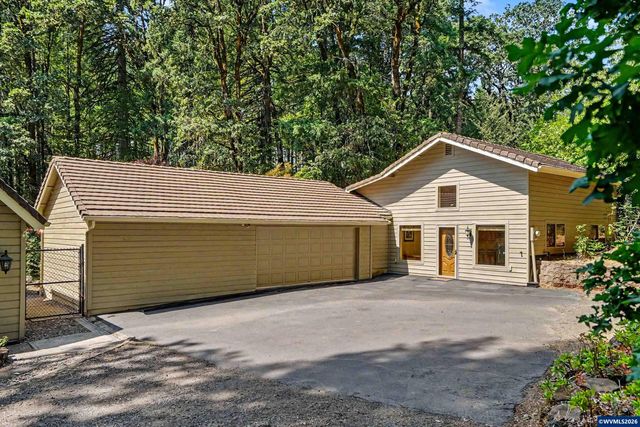 8930 NW Lorri Pl, Corvallis, OR 97330