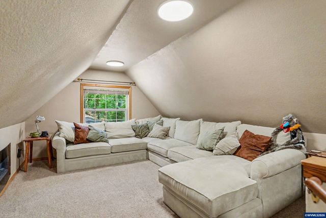8930 NW Lorri Pl, Corvallis, OR 97330