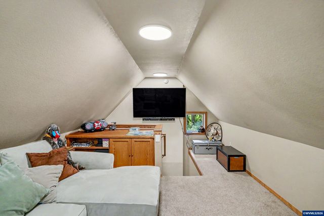 8930 NW Lorri Pl, Corvallis, OR 97330