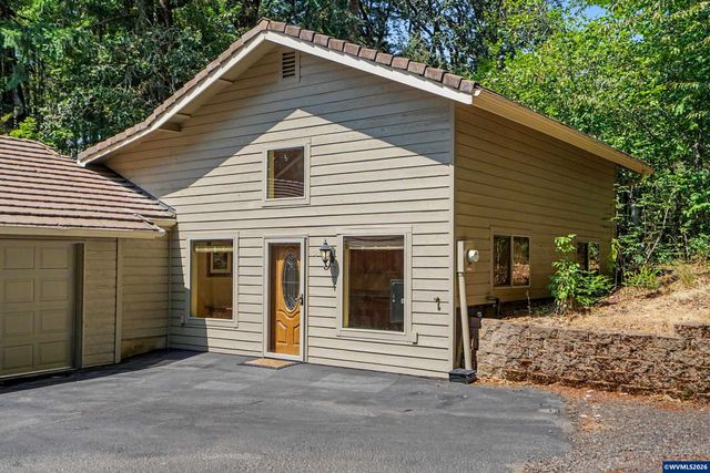 8930 NW Lorri Pl, Corvallis, OR 97330