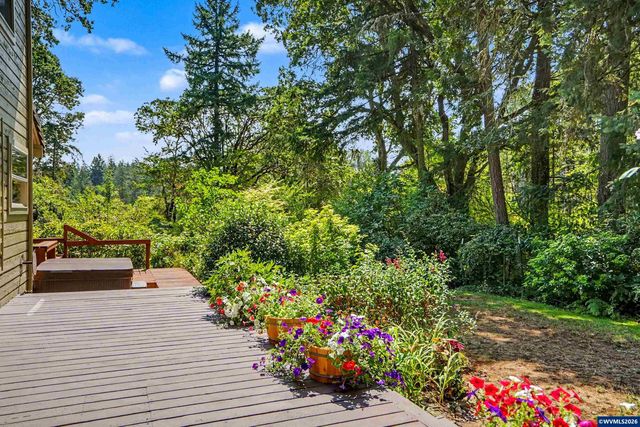 8930 NW Lorri Pl, Corvallis, OR 97330