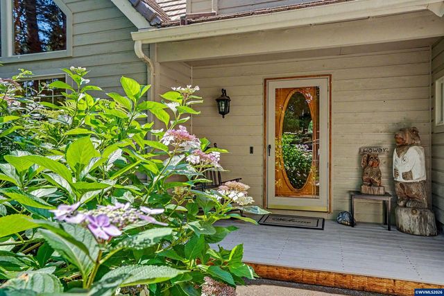 8930 NW Lorri Pl, Corvallis, OR 97330