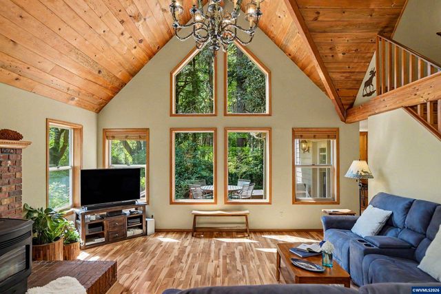 8930 NW Lorri Pl, Corvallis, OR 97330