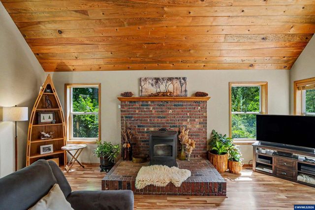 8930 NW Lorri Pl, Corvallis, OR 97330