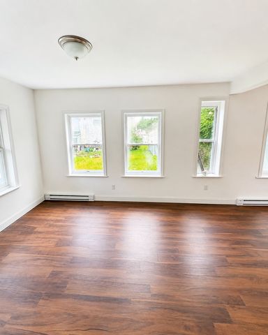 26 Maple St, Athol, MA 01331