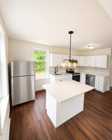 26 Maple St, Athol, MA 01331