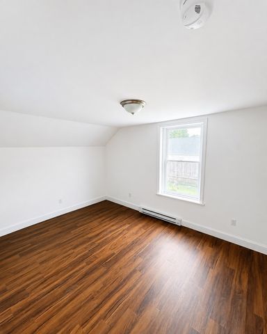 26 Maple St, Athol, MA 01331