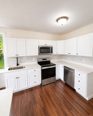 26 Maple St, Athol, MA 01331