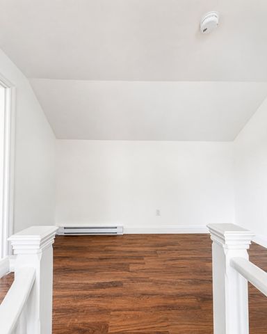 26 Maple St, Athol, MA 01331