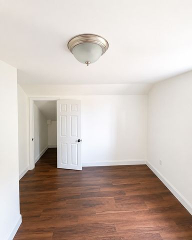 26 Maple St, Athol, MA 01331