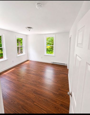 26 Maple St, Athol, MA 01331